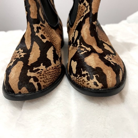 NEW Donald J Pliner Paige Animal Print Calf Hair Booties - Picture 10 of 12